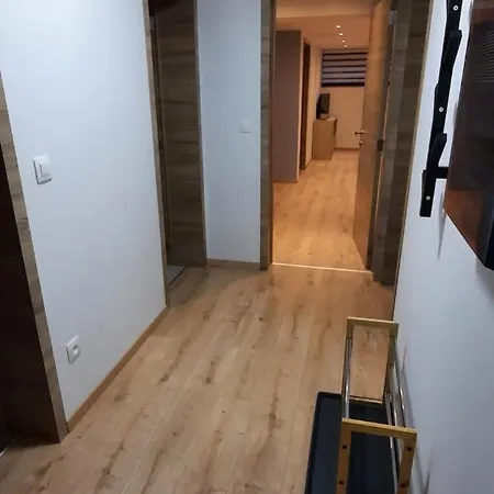 Le Cocon Des Pres Apartment *